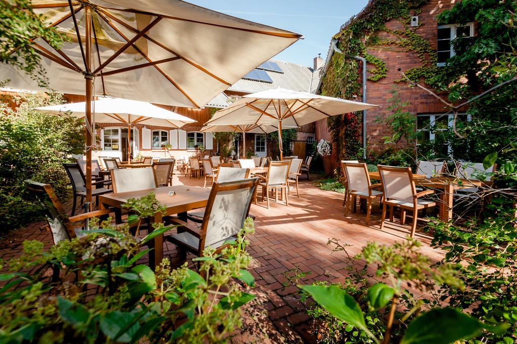 Meyers Hotel Isenbüttel Buitenkant foto
