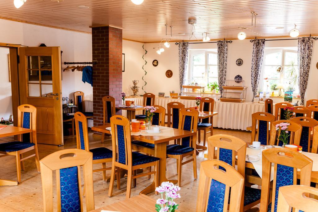 Meyers Hotel Isenbüttel Buitenkant foto